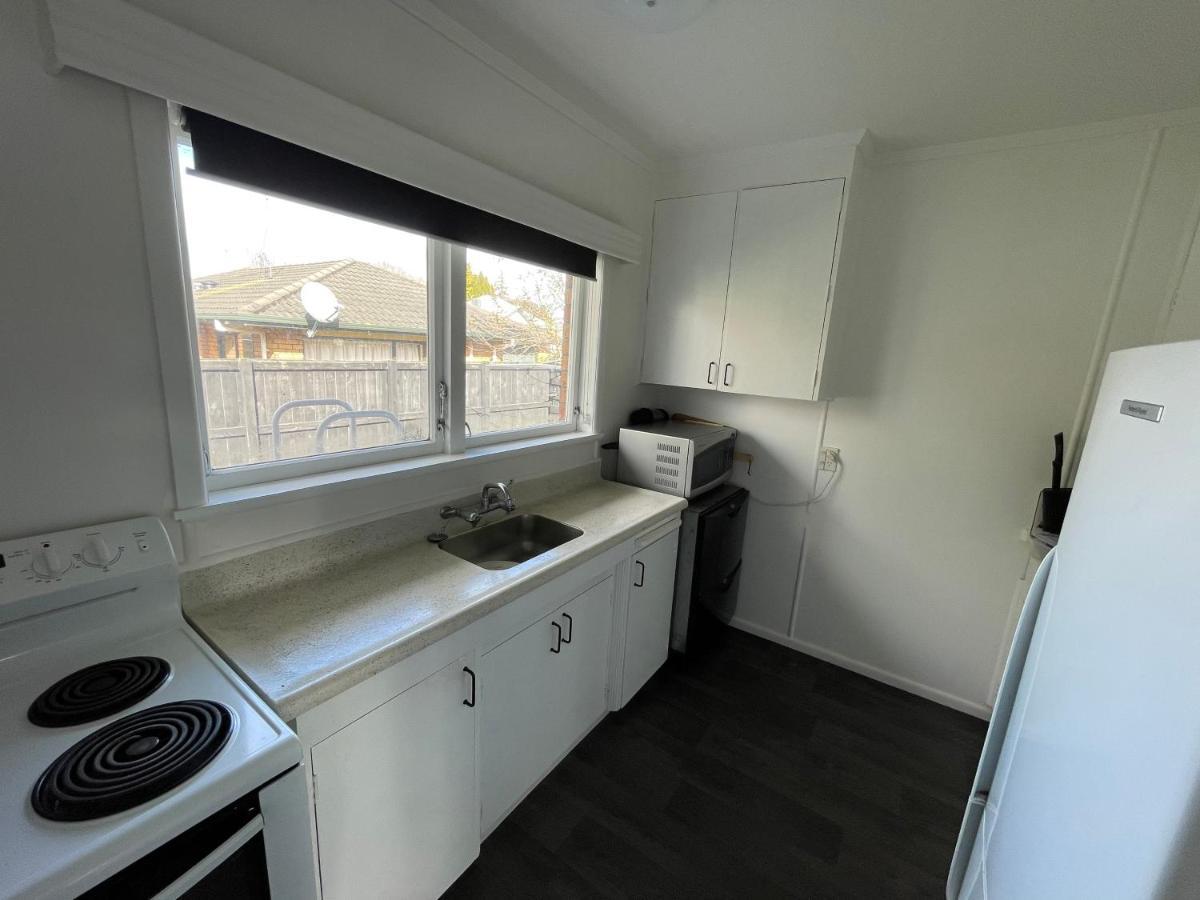 Sunny 2bdrm Close To Hospital & Gardens Holiday home