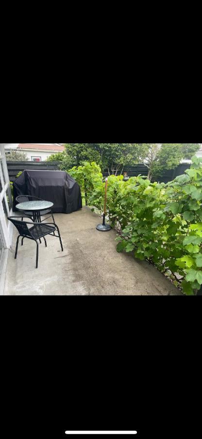Holiday home Sunny 2bdrm Close To Hospital & Gardens *